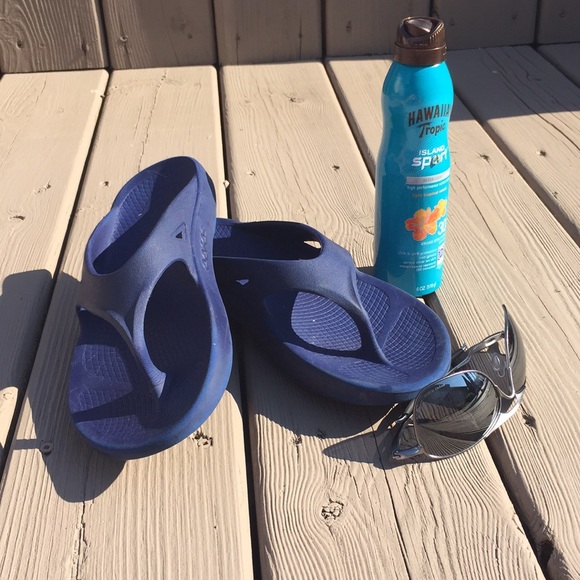 oofos navy